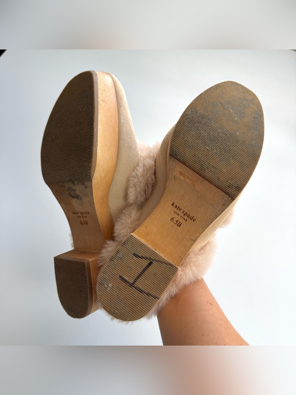 Kate Spade New York Uma Clogs Wooden Platform Heels faux fur Pink Suede Sz 6.5 B - Picture 6 of 8